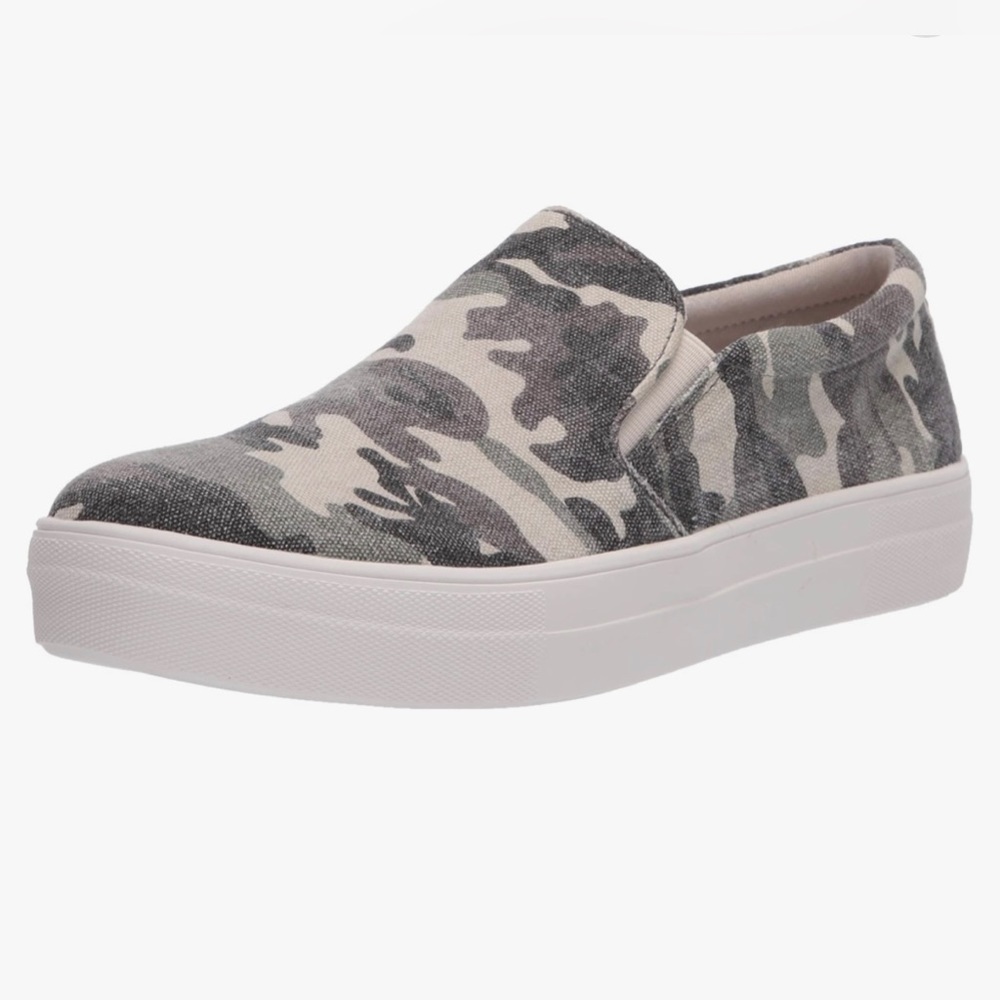 Steve Madden Gills Green Camouflage Sneakers Womens 9